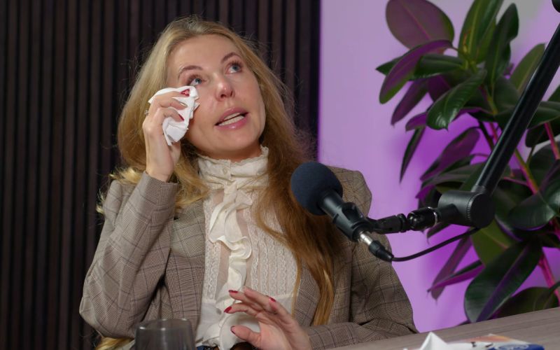 Hajdi Korošec Jazbinšek, solze.png