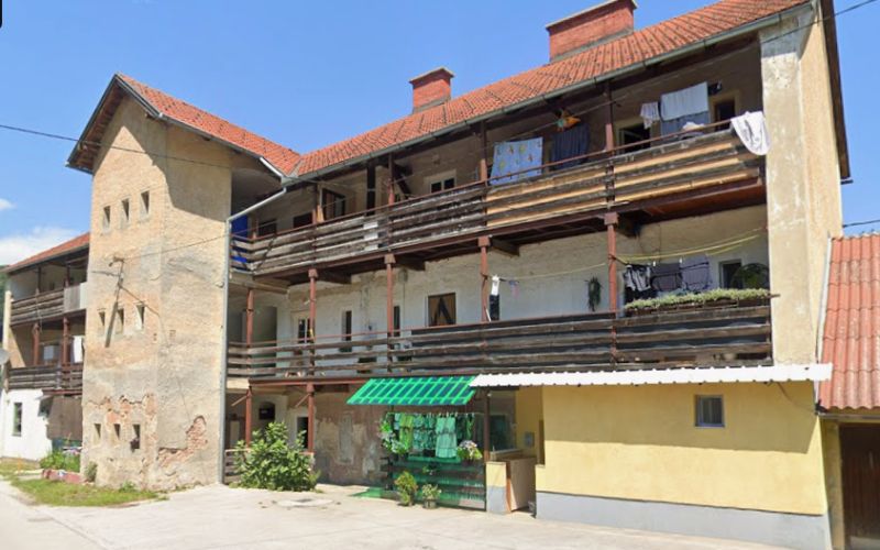 Naselje na šahtu 15.png