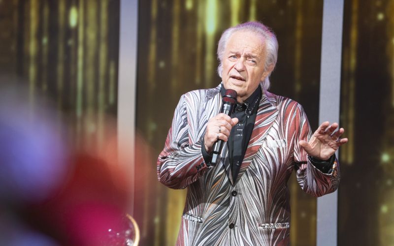 Alfi Nipič - !!Seveda Silvestrski poljub ne sme manjkati v nobeni silvestrski oddaji, zato jo bomo s