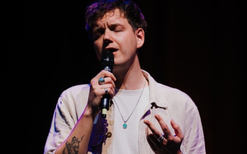 Gino Marino z božičnim darilom