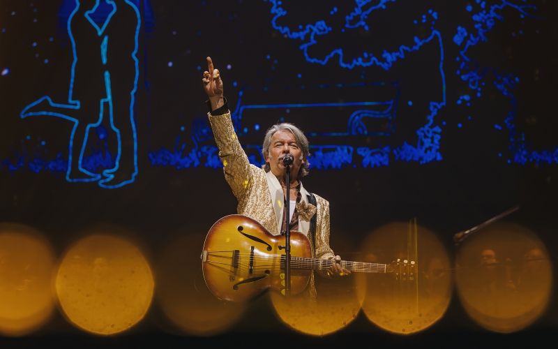 Magnifico v Stožicah: božični slogan »Naredimo božič spet velik!« je napolnil dvorano z energijo in smehom.