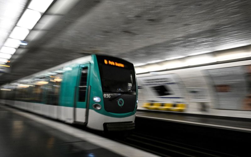 pariz metro.jpg