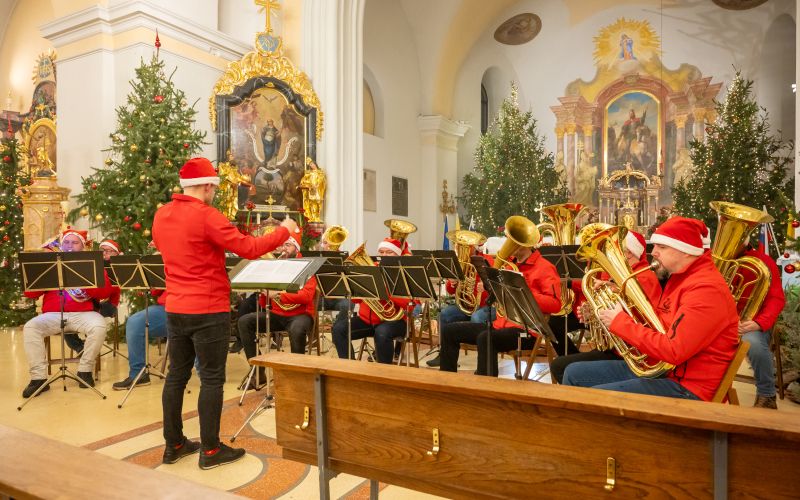 prekmurska-godba-bakovci, bozicni-koncert, nizka-trobila