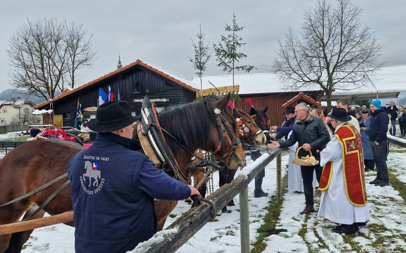 blagoslov-konjev-smartno-20225.jpg