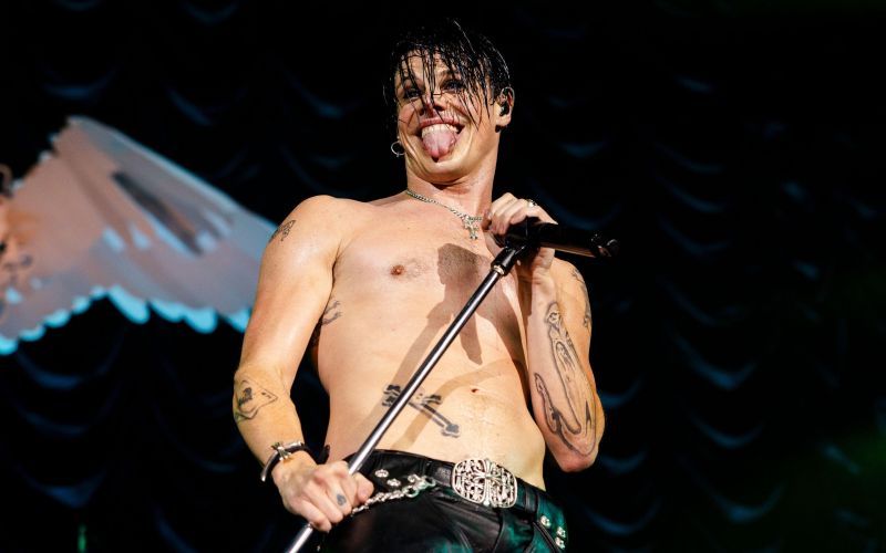 28-letni Yungblud je zelo cenjen med starejšimi kolegi. Očitno ima tisto,