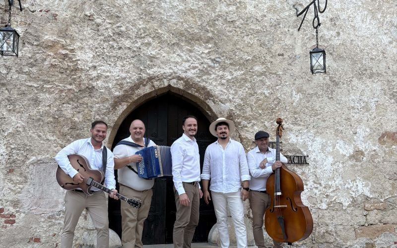 Podnaslov prireditve Noč Modrijanov 2026 je Ritem življenja, glas srca, pravijo priljubljeni glasben