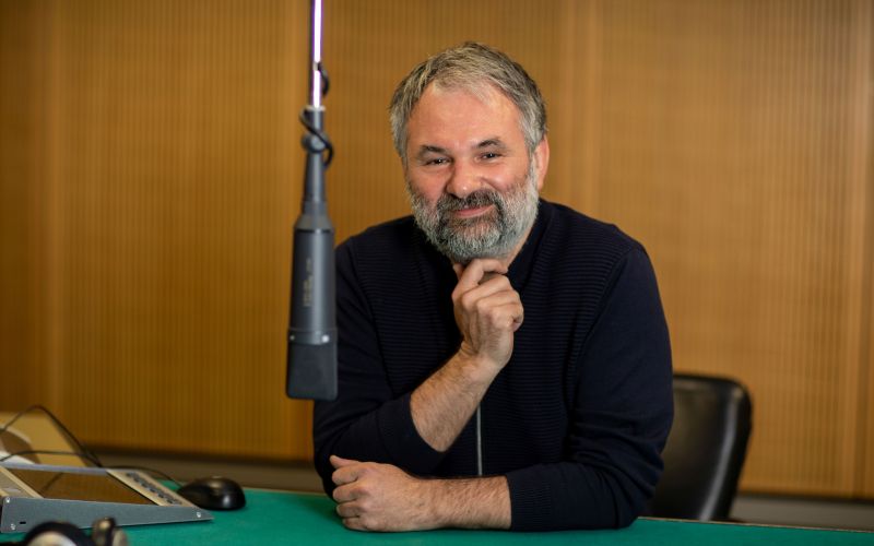 Gostitelj Vseh naših iger bo radijec Aleš Smrekar.