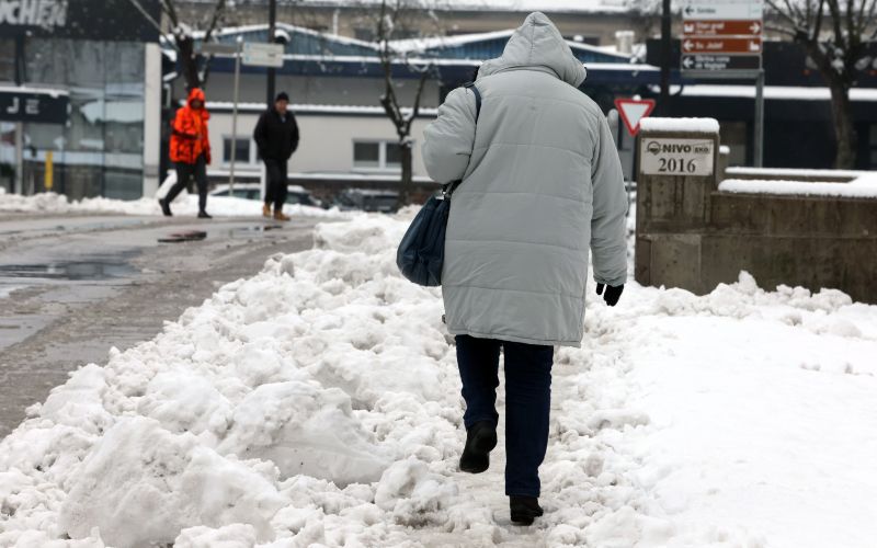 sneg, snezenje, ceste, razmere, kraji, prevoznost-cest