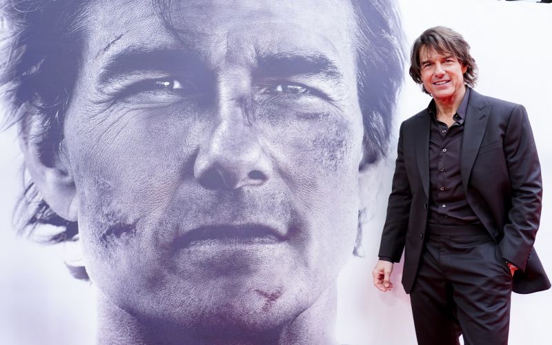 Triinšestdesetletni Tom Cruise je očitno velik oboževalec Vojne zvezd.