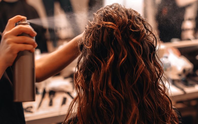 ženska frizura, Naravni kodri, frizer.jpg