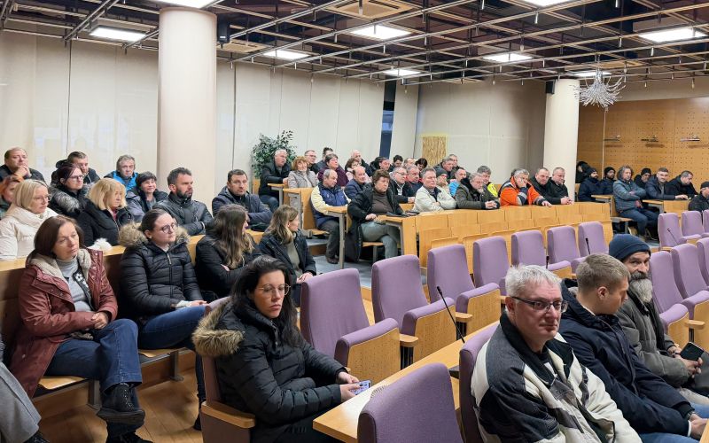 mo-krsko, delavci-vipapa-pri-zupanu