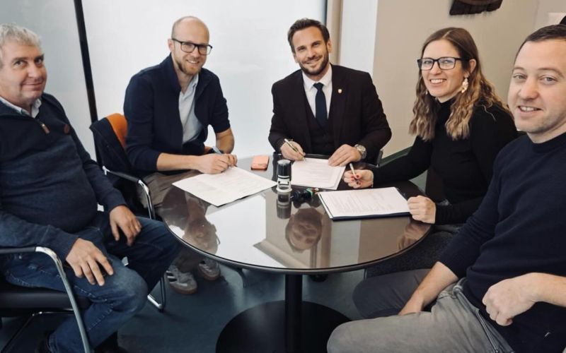 hb_podpis pogodbe cisterna.jpg