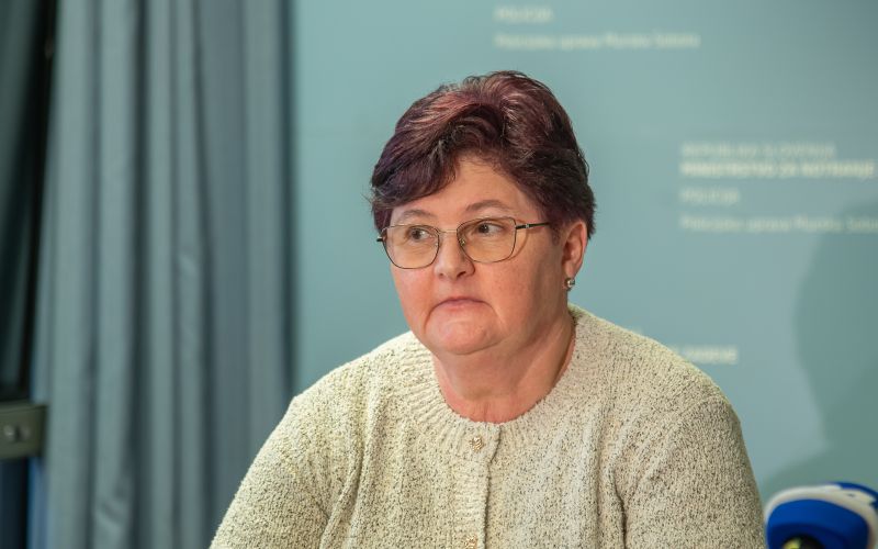 napad-zdravstvena-šola-2026, novinarska-konferenca, zlatka-lebar, ravnateljica