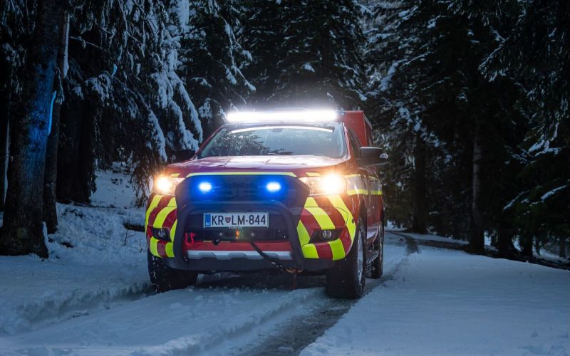 sneg, reševalci, gasilci