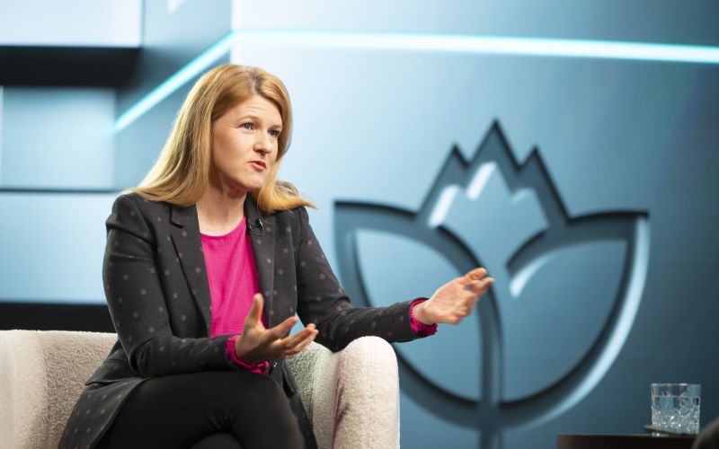 ursa-zgojznik, pogovori-o-prihodnosti, tomaz-vesel