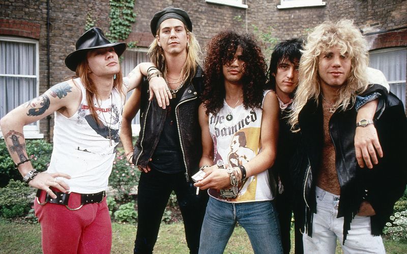 Guns N' Roses so bili fenomen osemdesetih, ki je prav tako fenomenalno poskrbel za samodestrukcijo.