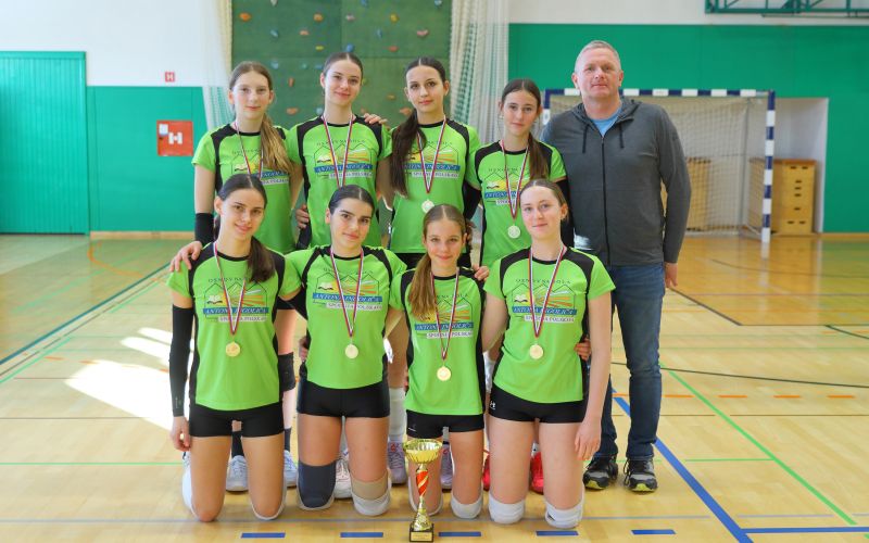 Odbojka_RT_st_učenke_OŠ Antona Ingoliča Sp. Polskava.JPG