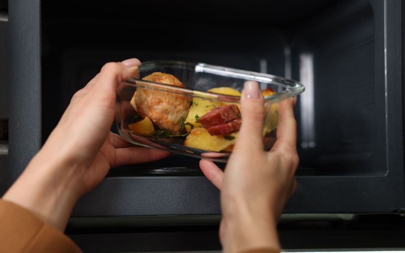 mikrovalovna-pecica, sevanje-naprav