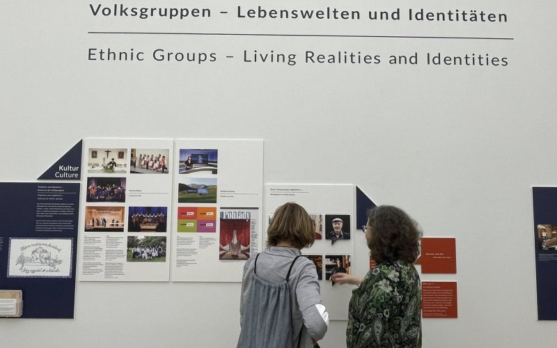 susanne-weitlaner, razstava, mi-smo-demokracija, avstrijski-parlament