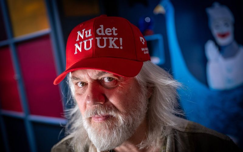 rdeca-cepica, naredimo, da-amerika-izgine