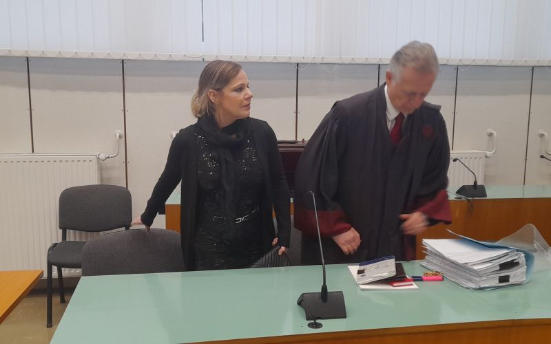 Tea Kotnik in odvetnik Andrej Kac