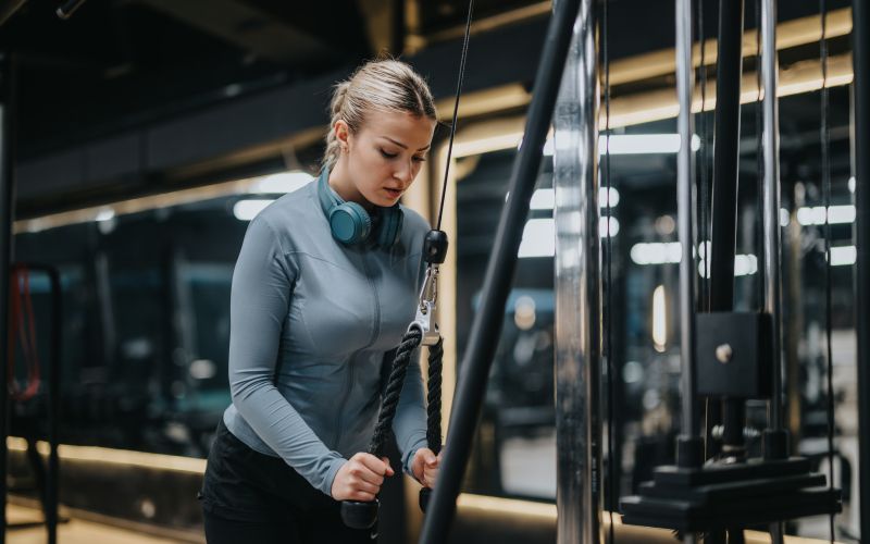 mlada ženska, fitnes