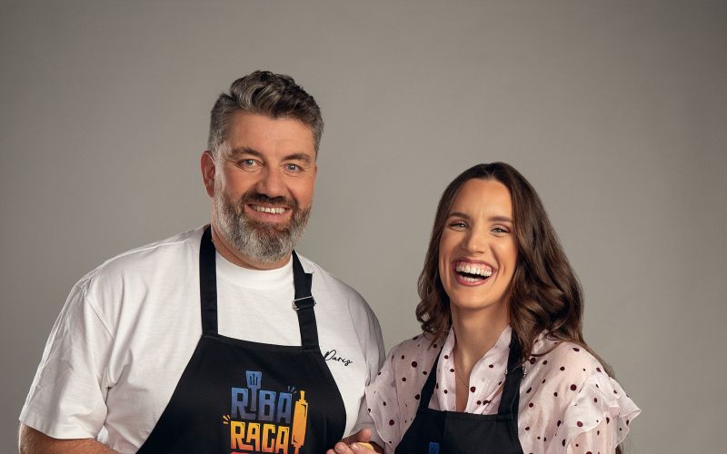 Nova obraza četrte sezone oddaje Riba, raca, rak: voditelj Jure Sešek in kulinarična strokovnjakinja Lidija Subašić prinašata svežo energijo in novo dinamiko.