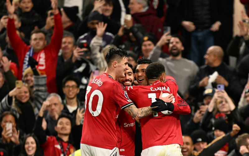 Benjamin Šeško Casemiro.jpg