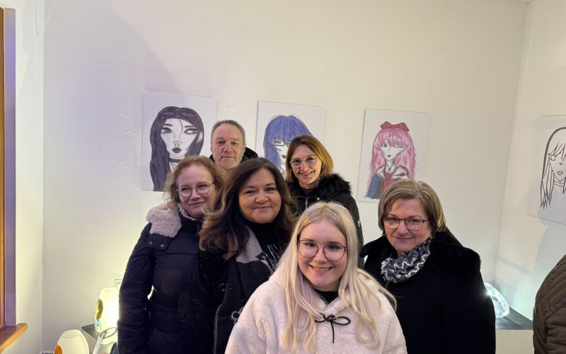 korina z ekipo šolskega centra.JPEG