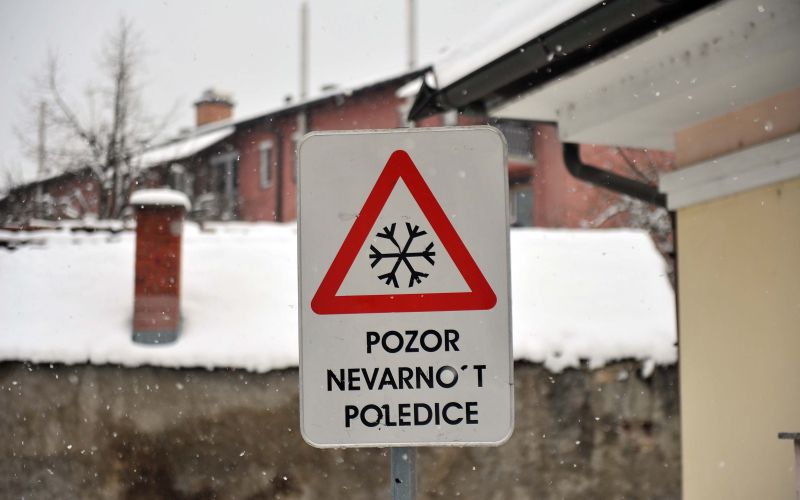 poledica nevarnost znak.jpg