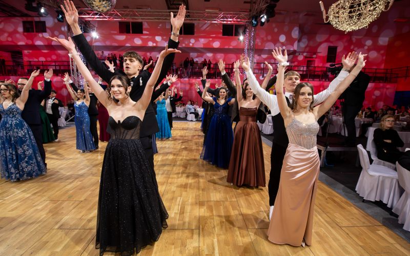 maturantski-ples, cetvorka, srednja-zdravstvena-sola-murska-sobota