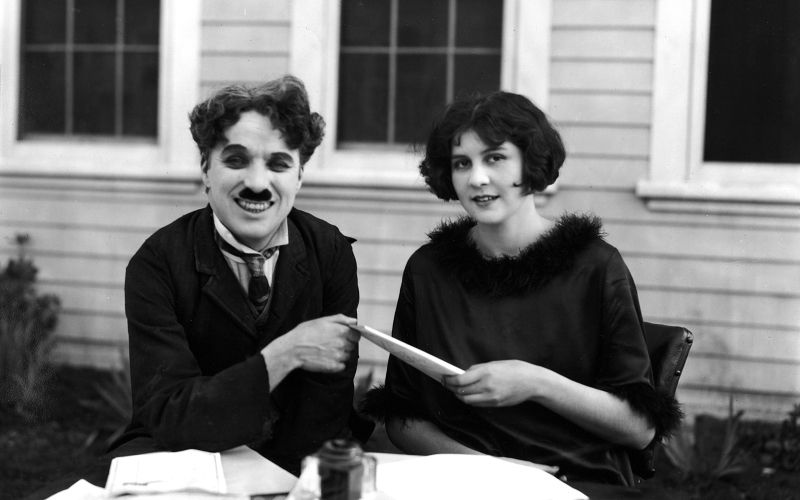 Charlie Chaplin z ženo Lito Grey, 1924.