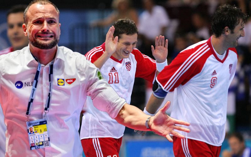 uros zorman_PhotoGrid (1).png