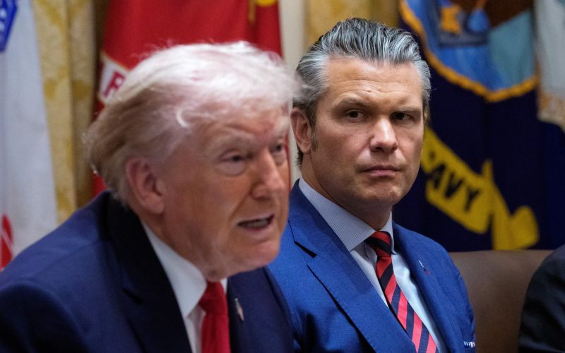 donald trump, pete hegseth.jpg