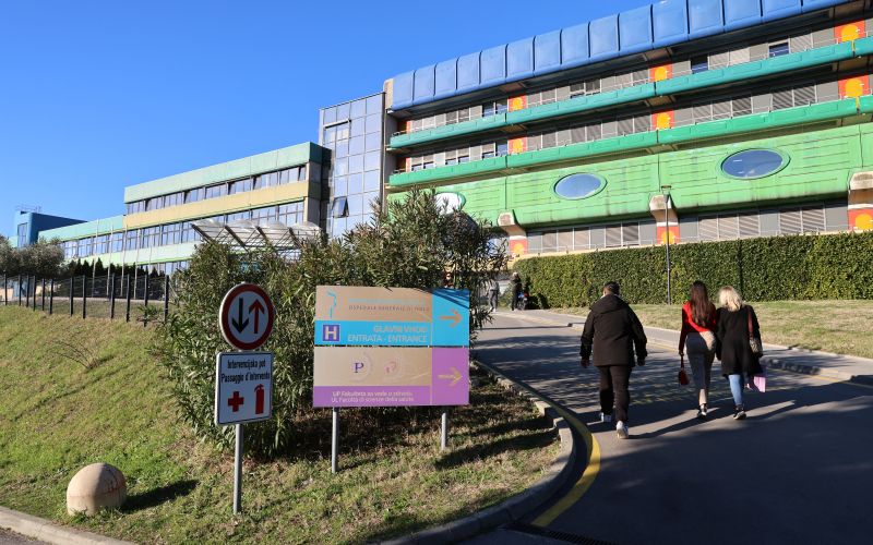 bolnisnica izola.jpg