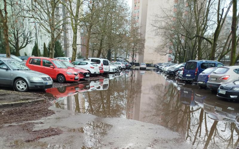 poplavljeno-parkirisce, gotska-ulica