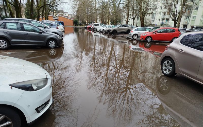 poplavljeno-parkirisce, gotska-ulica