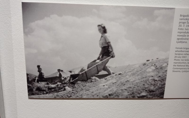 razstava-mladinska-delovna-akcija-samac-sarajevo, posavski-muzej-brezice, udarnik-heroj