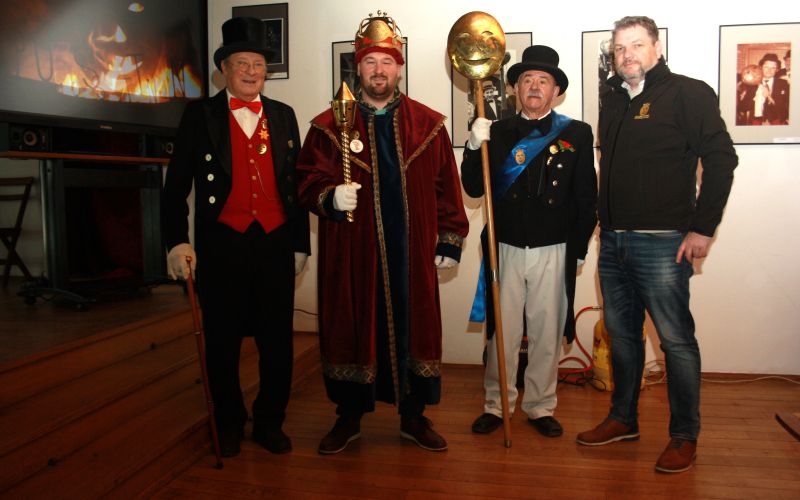 Guverner Banke Prforcenhaus, aktualni predsednik Prforcenhausa, oče šelme in predsednik Etnološkega društva Prforcenhaus