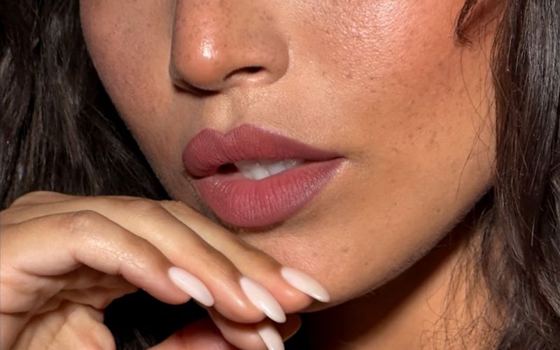 Lica, ličenje, ustnice, pege