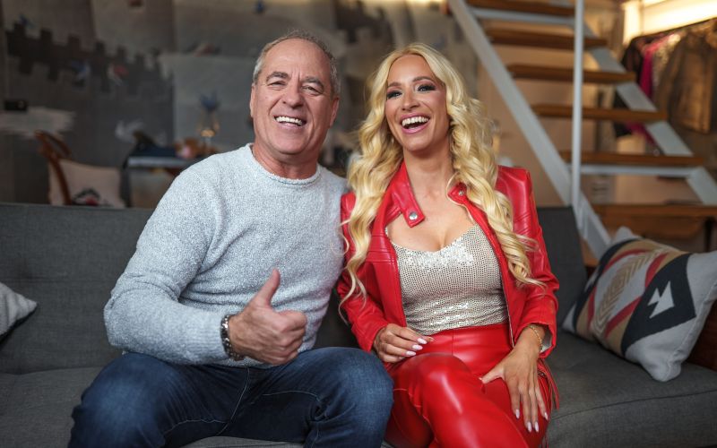 Alya je ob vabilu takoj potrdila sodelovanje, saj v Vilijevi družbi ni nikoli dolgčas.