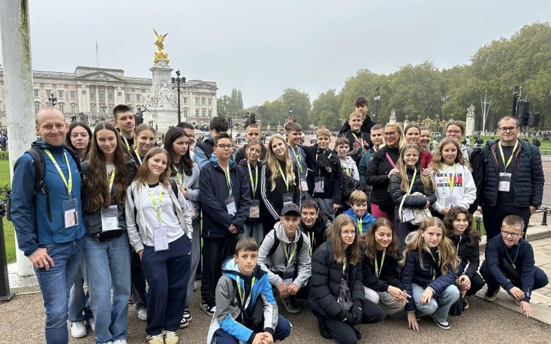 EK_mladika london.jpg