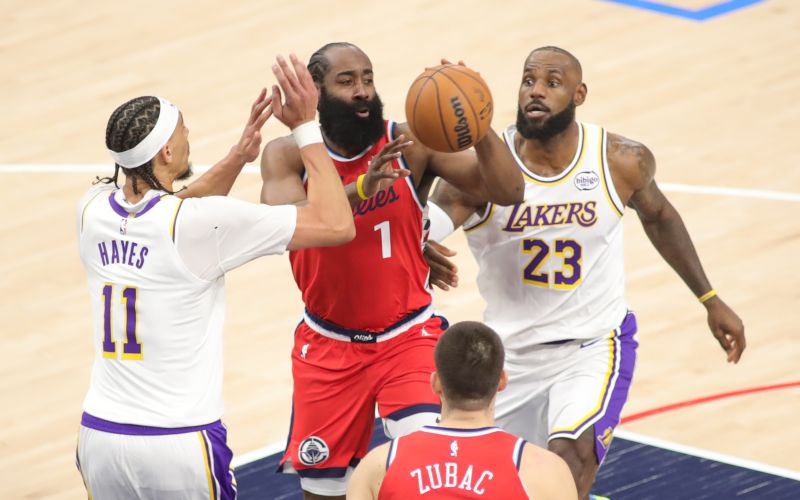 harden lebron james lakers.jpg