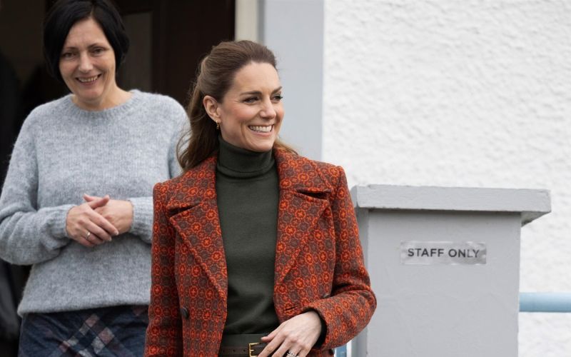 Kate Middleton, Wales, oranžna (4).jpg