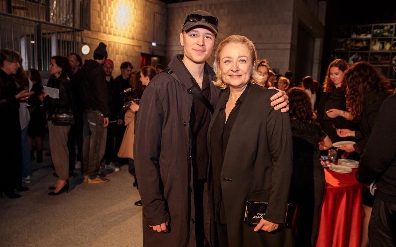 Nataša Barbara Gračner, Svit Šturbej