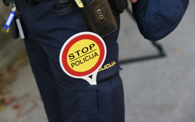Policija