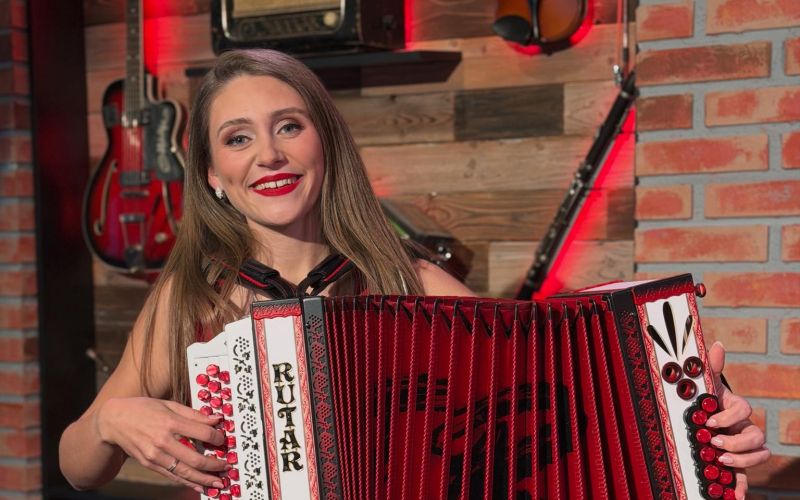 Glasbene želje: Tjaša jo je pokazala prvič!