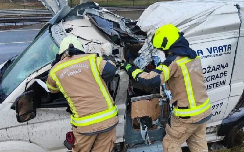 prometna-nesreca, kombi