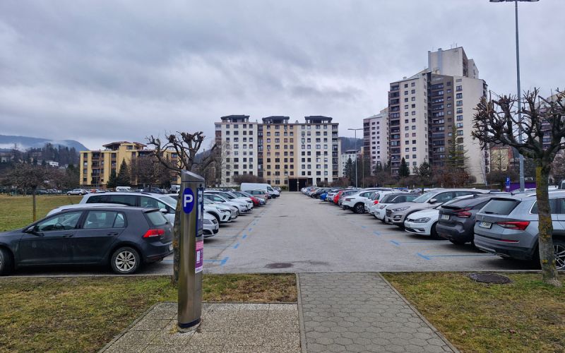 parkirišče.jpg