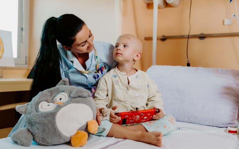 15. februar je mednarodni dan boja proti otroškemu raku.jpg